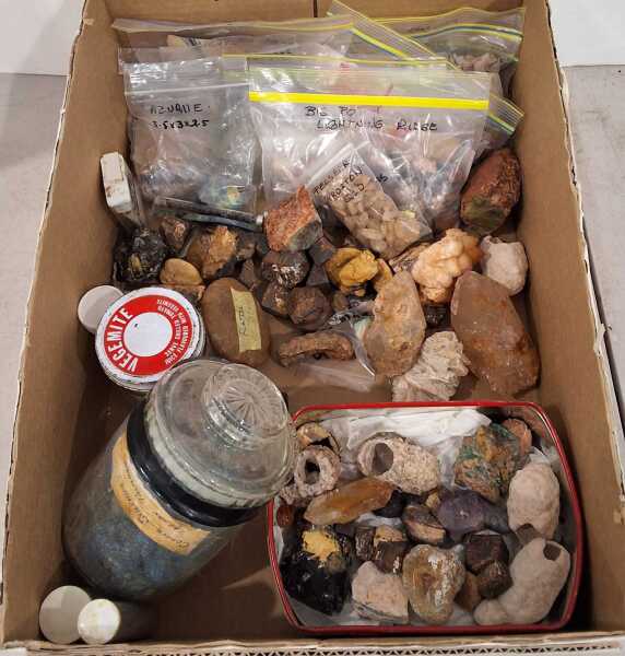 MINERAL SPECIMENS