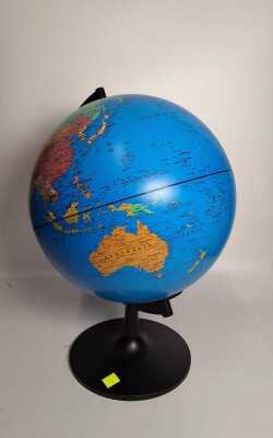 WORLD GLOBE