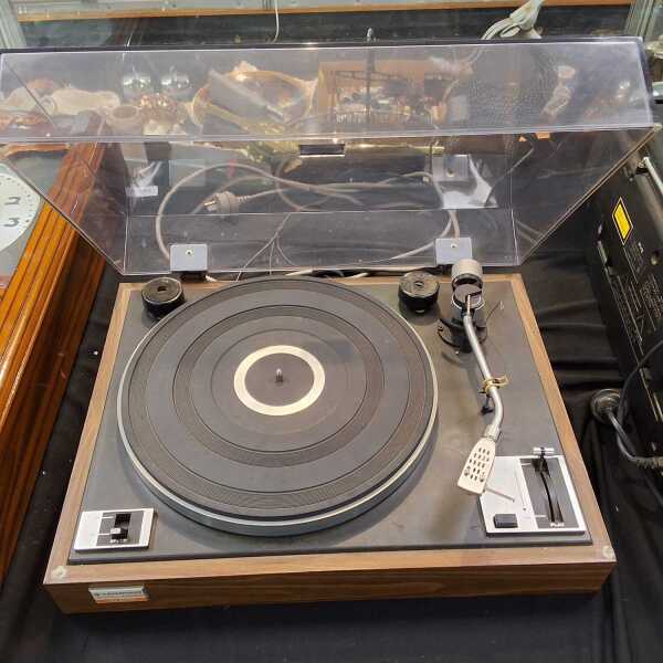 TURNTABLE