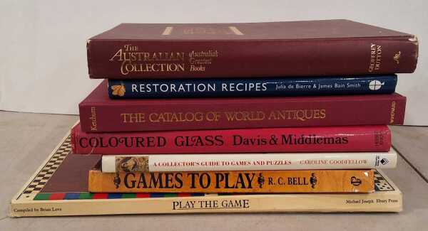 ANTIQUES LIBRARY