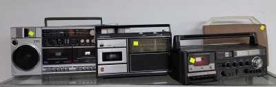 VINTAGE RADIOS