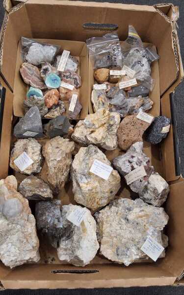 MINERAL SPECIMENS