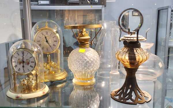 LAMPS & CLOCKS