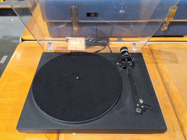 TURNTABLE