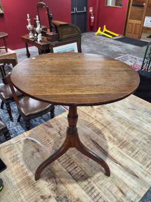 OCCASIONAL TABLE