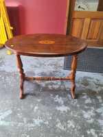 SALON TABLE