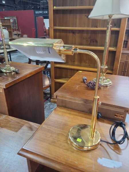 DESK LAMP
