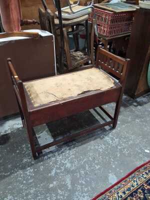 PIANO STOOL