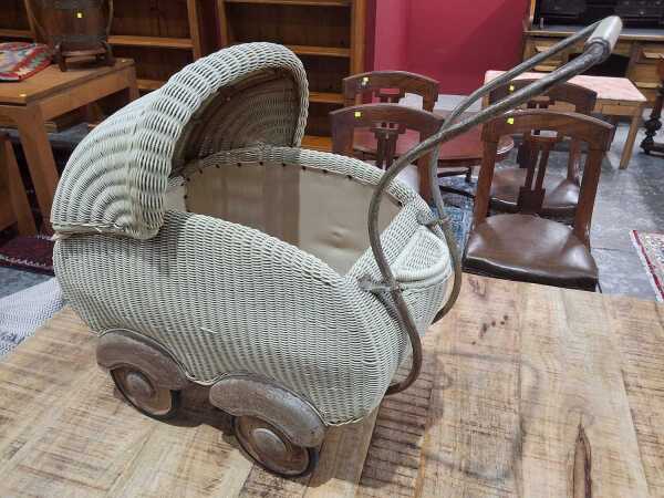 DOLLS PRAM