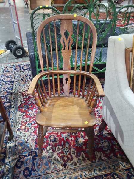WINDSOR CHAIR