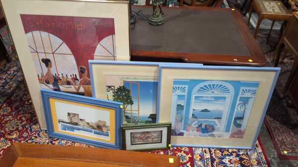 WALL DECOR
