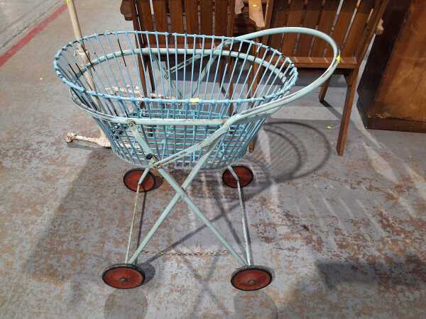 LAUNDRY TROLLEY