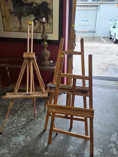 ARTIST EASELS