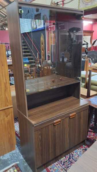 WALL UNIT