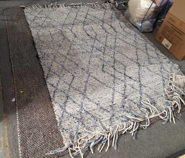 FLOOR RUGS