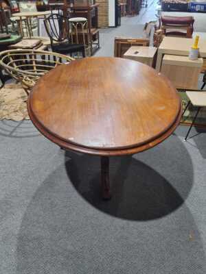 Loo Table