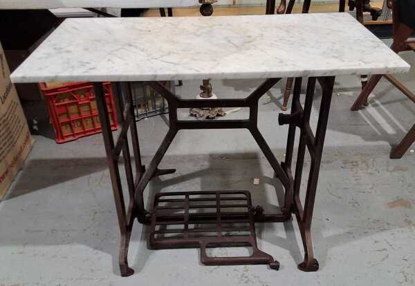 HALL CONSOLE