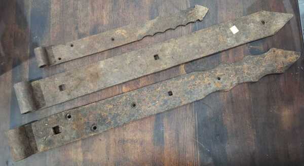 DOOR HINGES