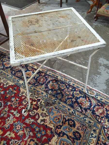 OUTDOOR TABLE