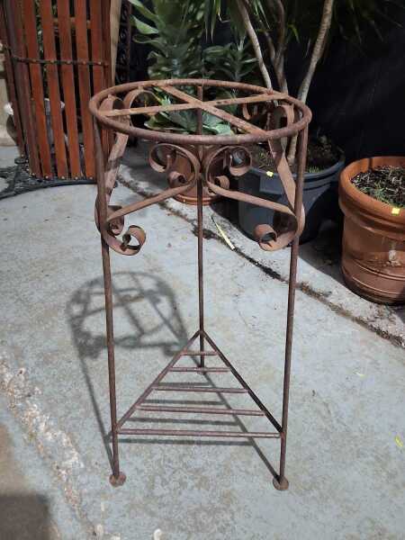 PLANT STAND