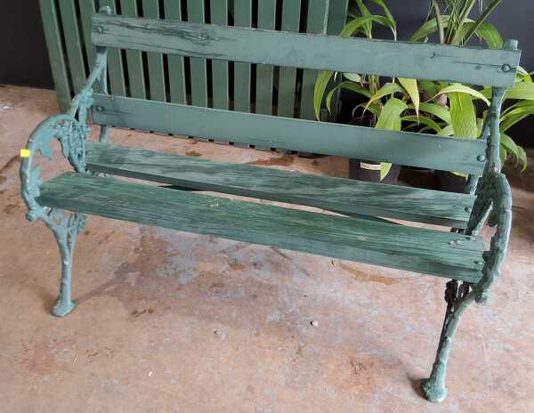 GARDEN BENCH