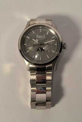 WRISTWATCH