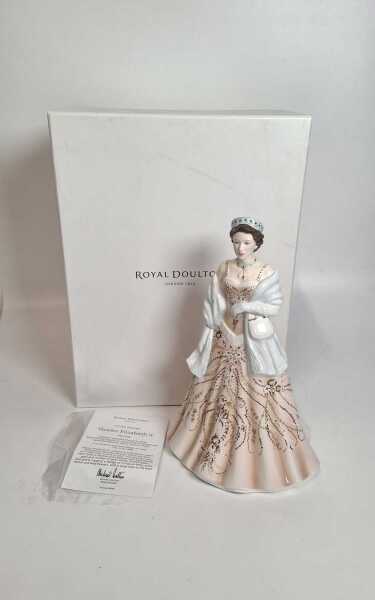 ROYAL DOULTON QUEEN