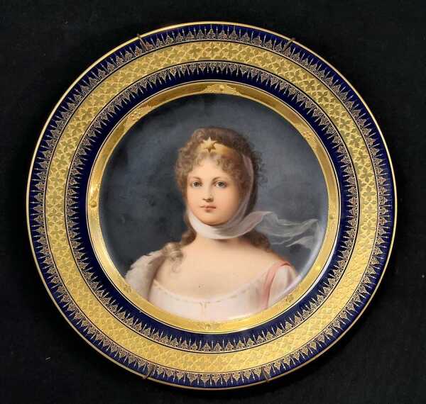 ROYAL VIENNA PLATE