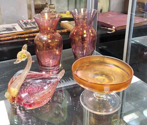 IRIDESCENT GLASS