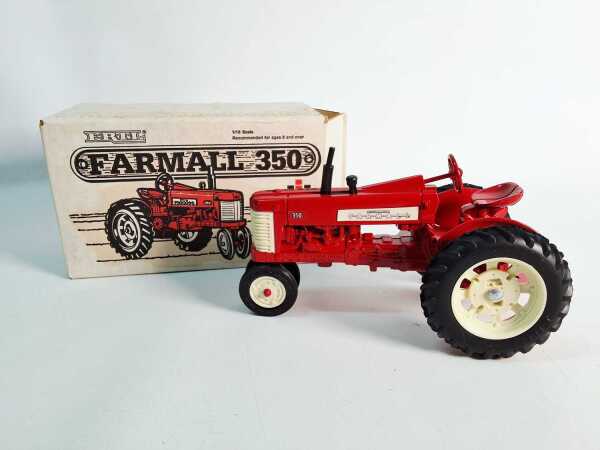 MODEL TRACTOR