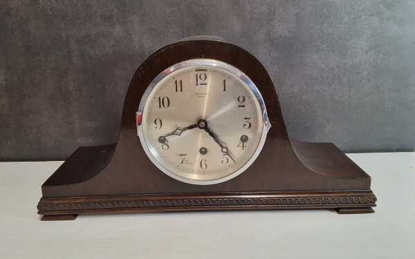 MANTEL CLOCK