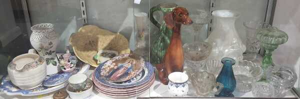 CHINA & GLASSWARE