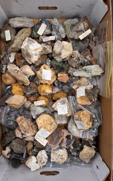 MINERAL SPECIMENS