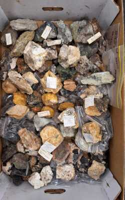 MINERAL SPECIMENS