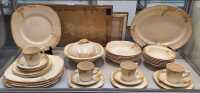 ROYAL DOULTON DINNER SERVICE