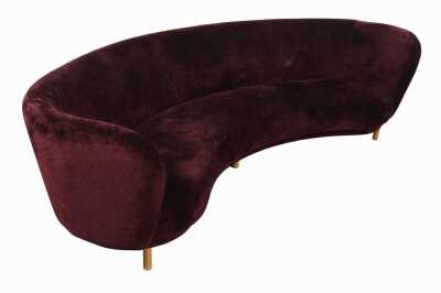 40 · CURVED LOUNGE