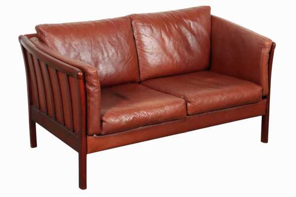 LEATHER LOUNGE