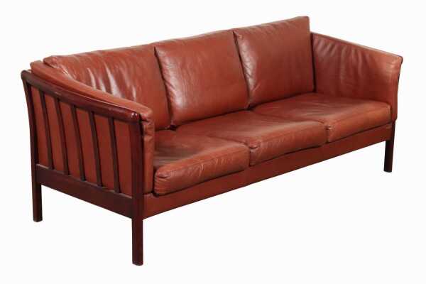 LEATHER LOUNGE