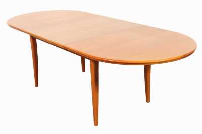 223 · EXTENSION DINING TABLE