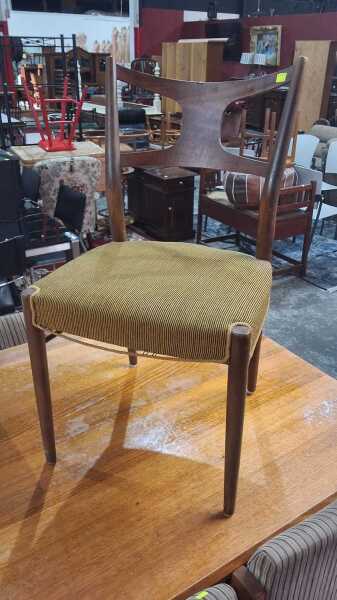 SIDE CHAIR