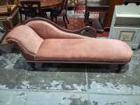 CHAISE LOUNGE