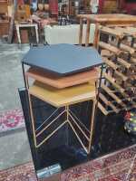 NESTING TABLES