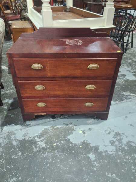CHEST OF DRAWERS