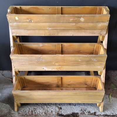 372 · HERB PLANTER