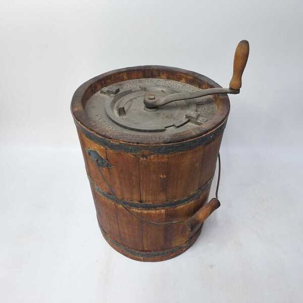 ICE CREAM MAKER