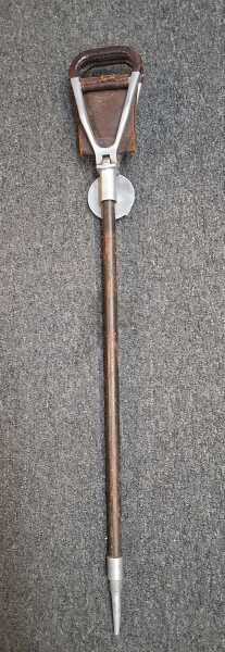 SHOOTING STICK