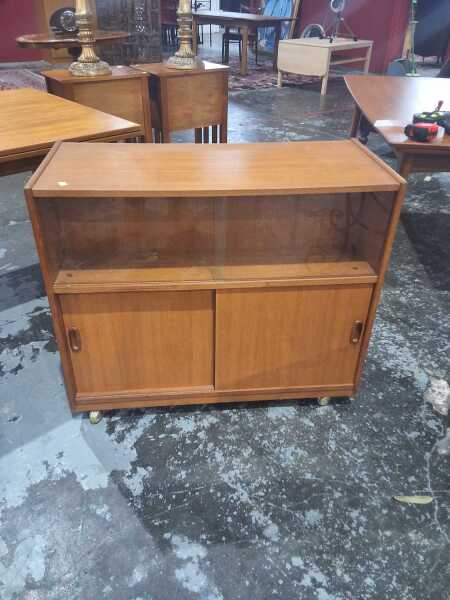 MUSIC CABINET