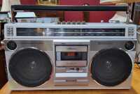 SANYO BOOMBOX