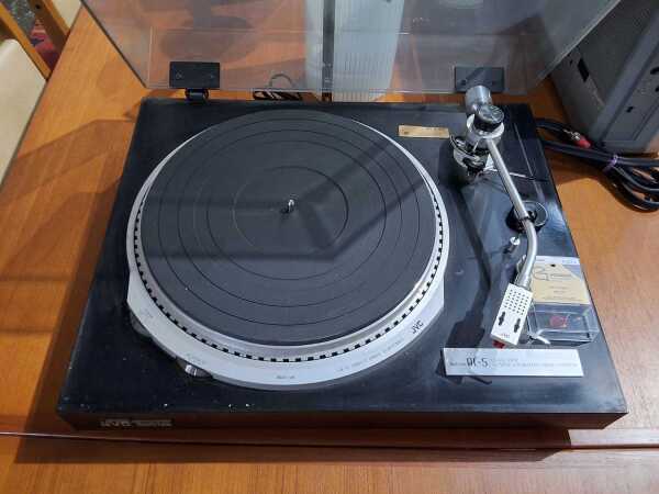 TURNTABLE