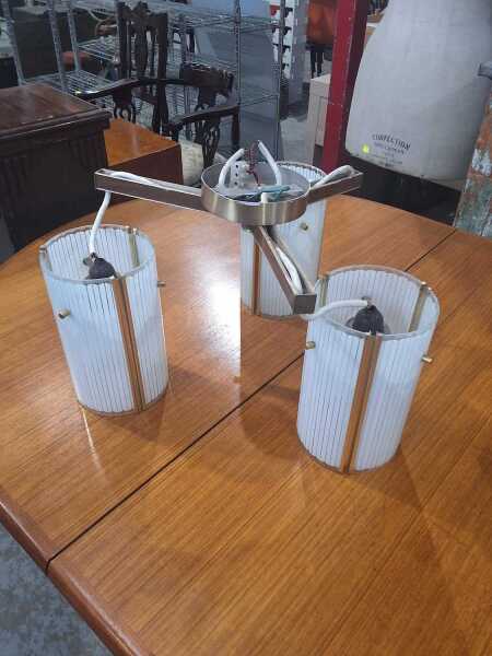 PENDANT LIGHT